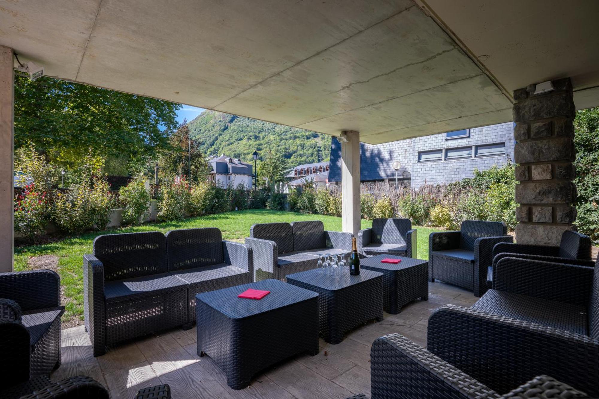 Grand Chalet St-Lary Centre 13 A 15 Pers Сен-Лари-Сулан Экстерьер фото